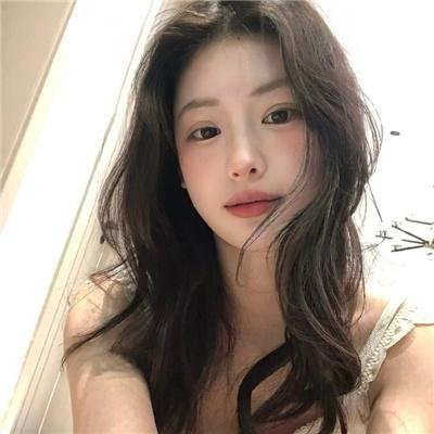 镜中的女孩
